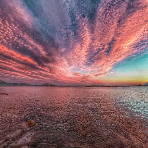 من کف خیابونو برات فرش کردم من واسه ی داشتنه تو نذر کردم